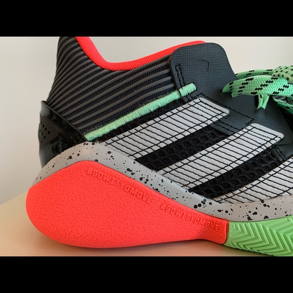 Hi I am selling Brand new Adidas sneakers - Picture 3 of 6